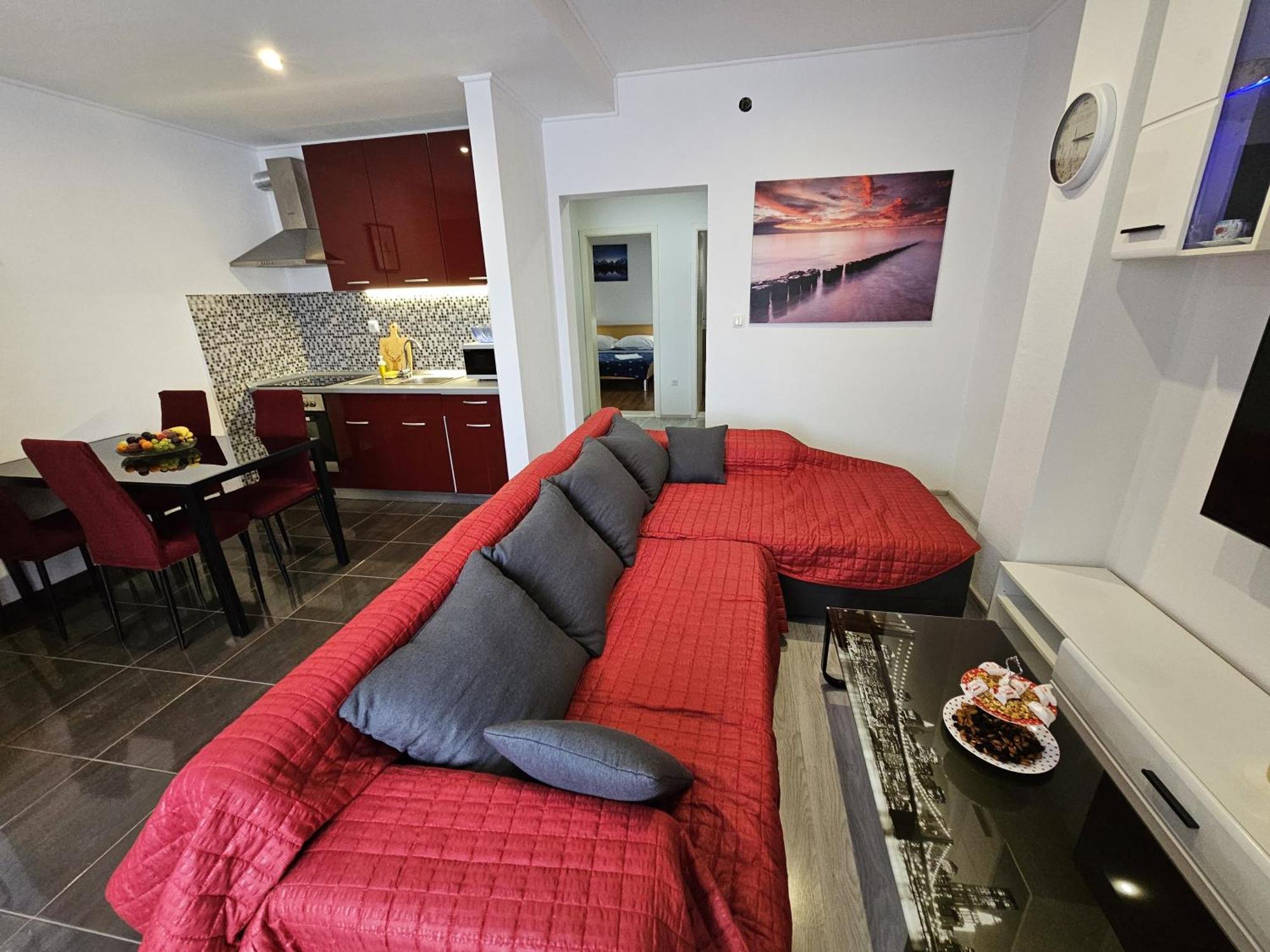 Modern Apartment Nikola In A Quiet Area Kastel Stari Exterior photo